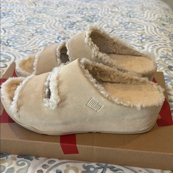 Fitflop Cream Sandals with Soft Fuzzy Comfort - Picture 3 of 6